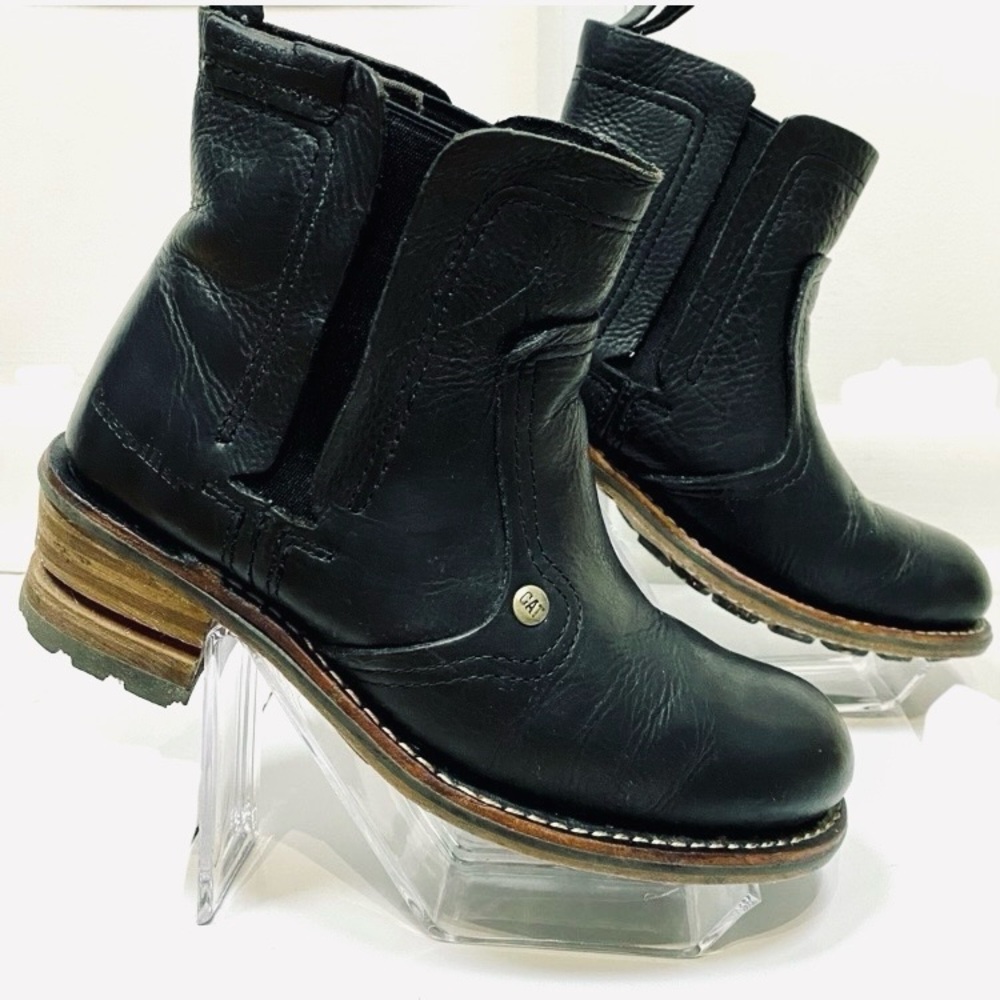 CAT • Women’s Leather Chelsea Boot 5.5